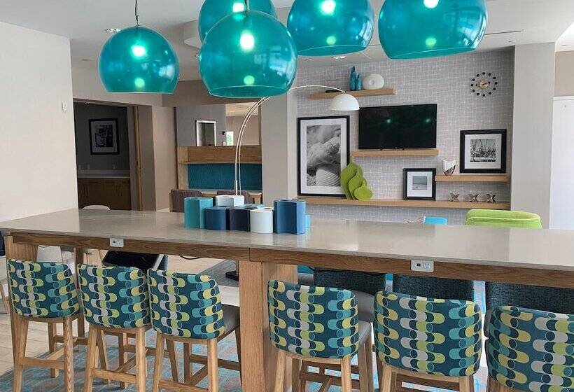 فندق Continental Miami Beach, Tapestry Collection By Hilton