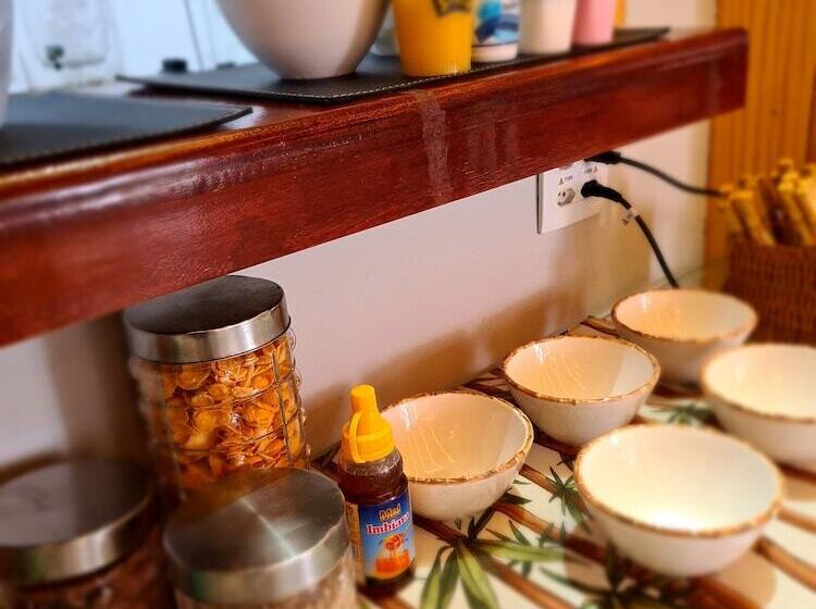 ホテル Icarai Suites