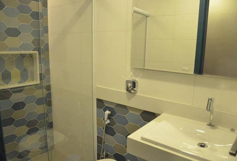 ホテル Icarai Suites