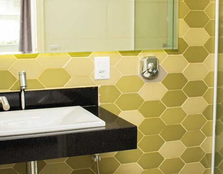 ホテル Icarai Suites