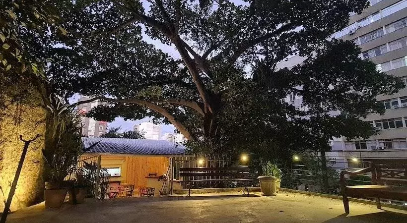 ホテル Icarai Suites