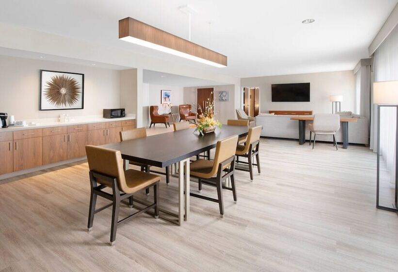 Marriott Dallas Allen Hotel & Convention Center