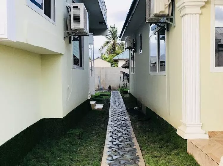 ペンション Chibuba Airport Accomodation