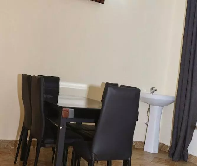 ペンション Chibuba Airport Accomodation