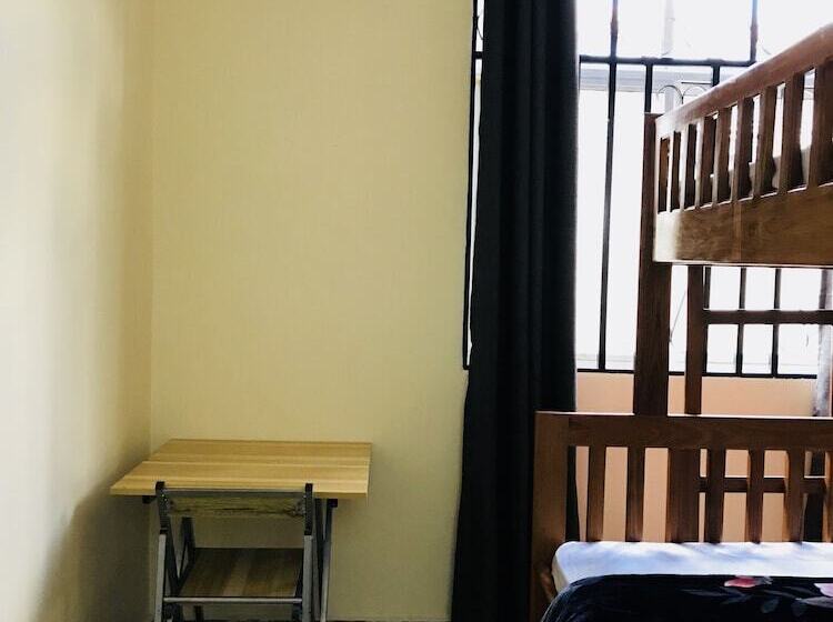 پانسیون Chibuba Airport Accomodation