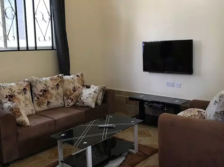 ペンション Chibuba Airport Accomodation