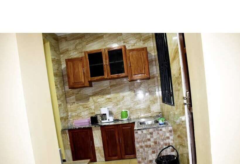 پانسیون Chibuba Airport Accomodation