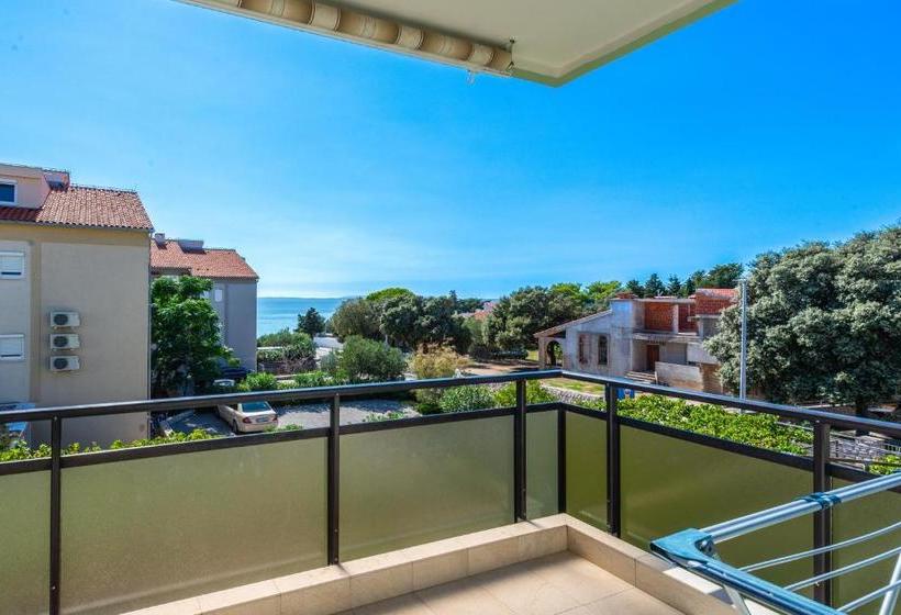 Studio Apartments Apolonia