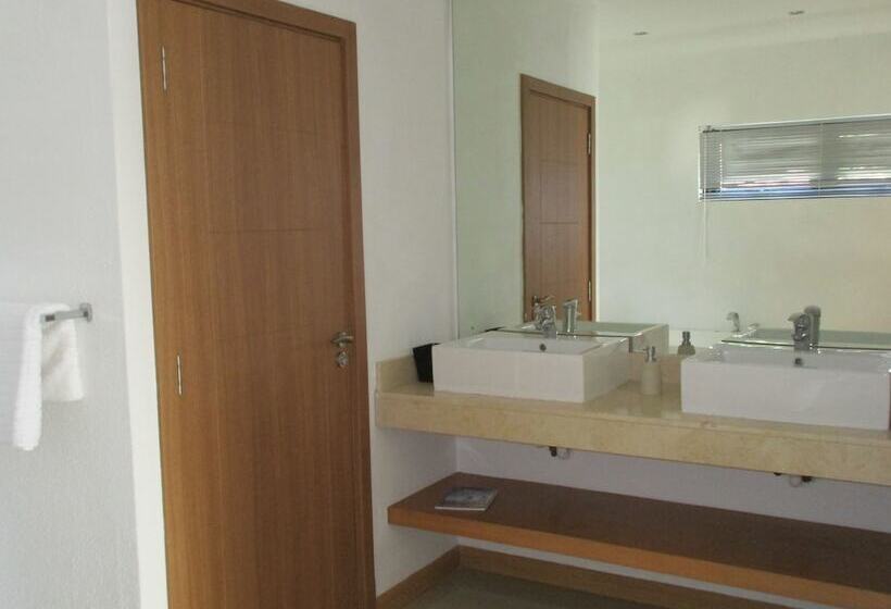 Villa Pied Dans L'eau