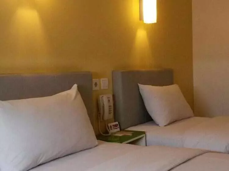 Amaris Hotel Panglima Polim 2