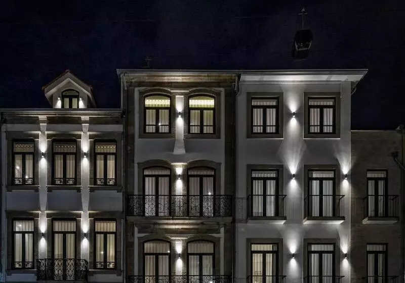هتل 296 Heritage Apartments