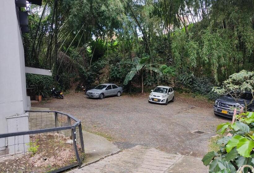 هتل Alojamiento Carriquí