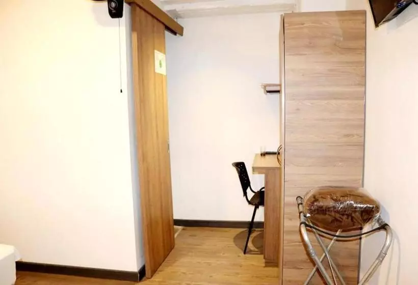 هتل Alojamiento Carriquí