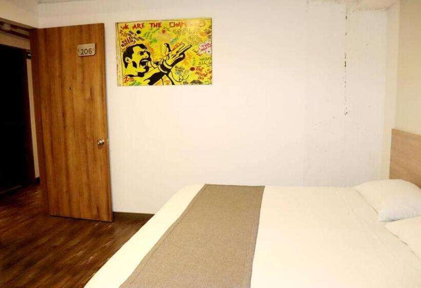 هتل Alojamiento Carriquí