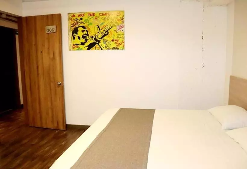 هتل Alojamiento Carriquí