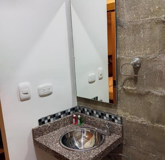 هتل Alojamiento Carriquí