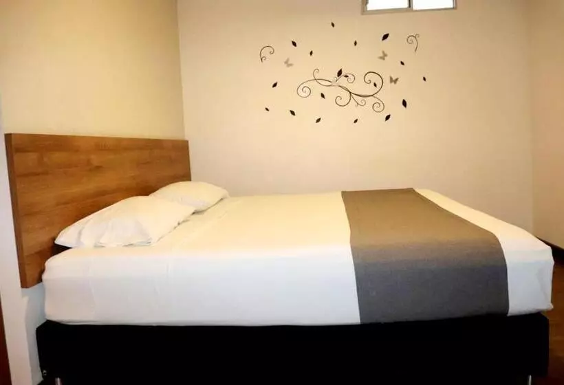 هتل Alojamiento Carriquí