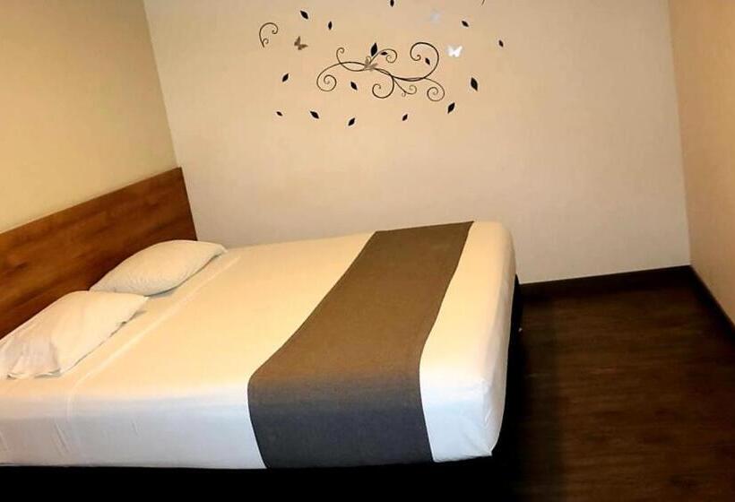 هتل Alojamiento Carriquí