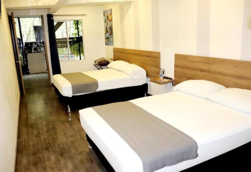 هتل Alojamiento Carriquí