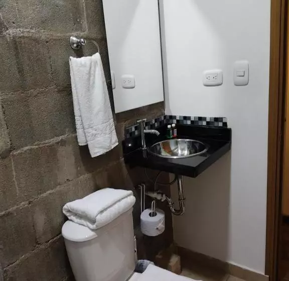 هتل Alojamiento Carriquí