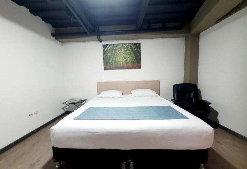 هتل Alojamiento Carriquí