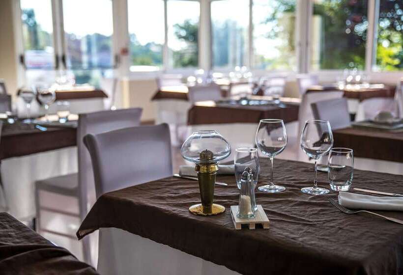 בית מלון כפרי Logis Hôtel   Auberge Du Pastel   Hôtel 3 étoiles Et Restaurant