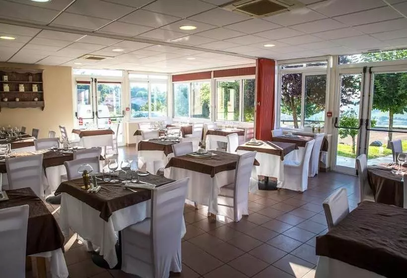 هتل Logis Hôtel   Auberge Du Pastel   Hôtel 3 étoiles Et Restaurant