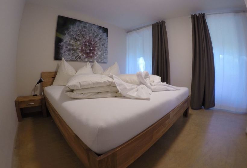 هتل Easy Living Business Apartments