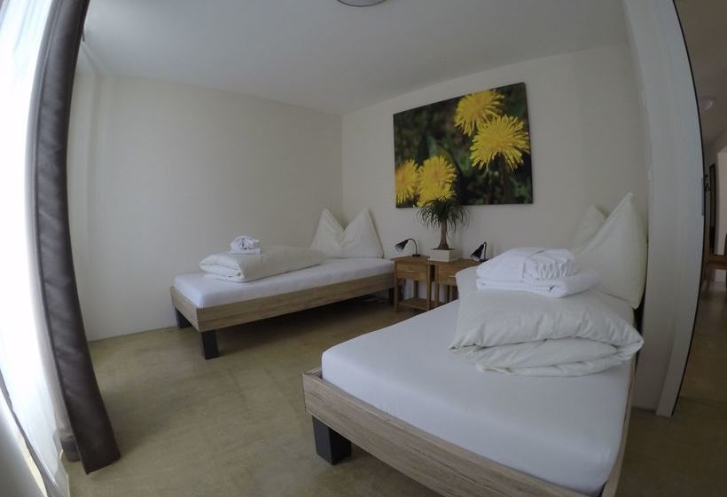 هتل Easy Living Business Apartments