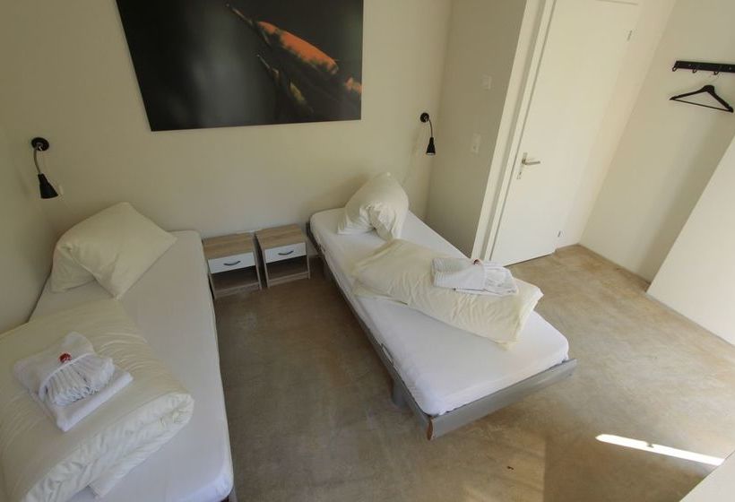 هتل Easy Living Business Apartments