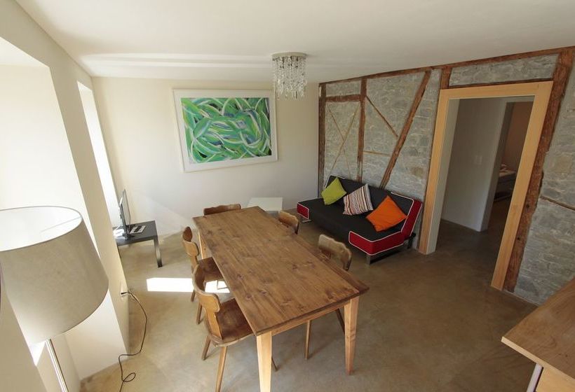 هتل Easy Living Business Apartments