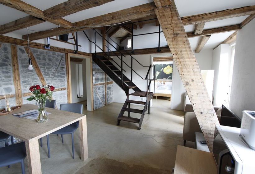 هتل Easy Living Business Apartments