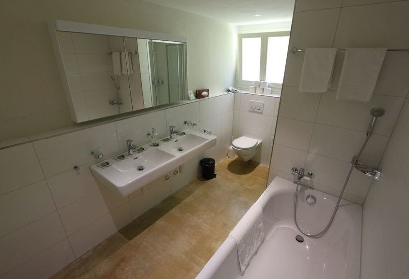 هتل Easy Living Business Apartments