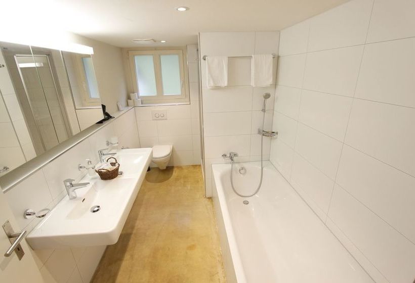 هتل Easy Living Business Apartments