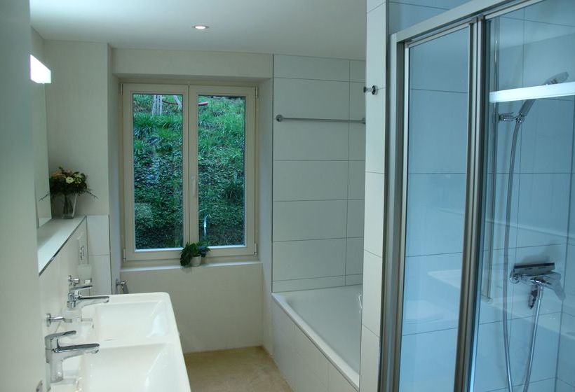 هتل Easy Living Business Apartments