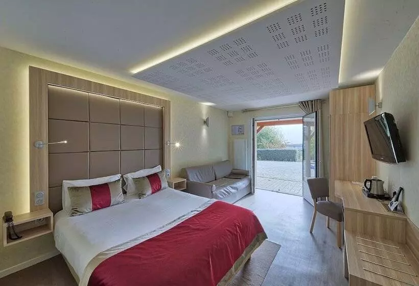 ホテル Hôtel Restaurant & Spa Le Val Moret