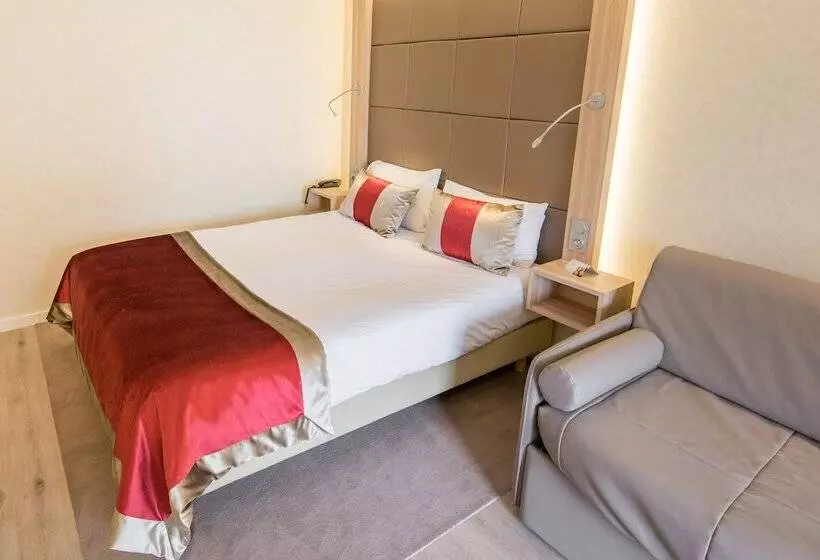 ホテル Hôtel Restaurant & Spa Le Val Moret