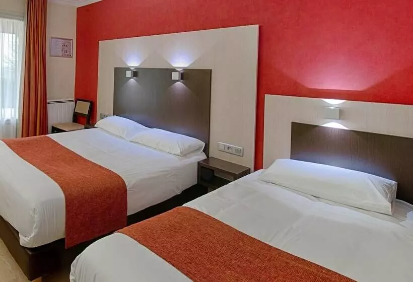 ホテル Hôtel Restaurant & Spa Le Val Moret