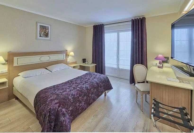 ホテル Hôtel Restaurant & Spa Le Val Moret