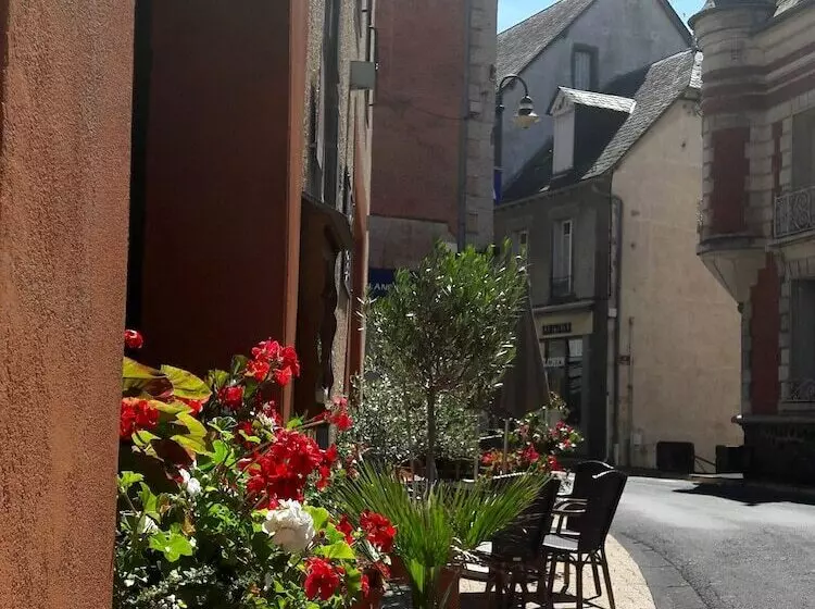 ホテル Logis Hôtel Du Midi