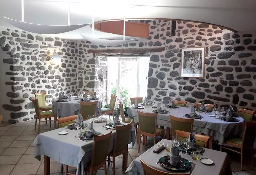 ホテル Logis Hôtel Du Midi