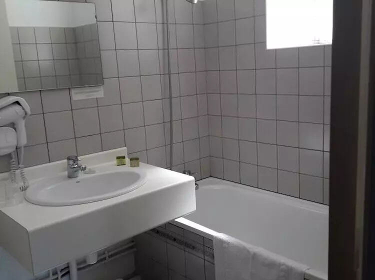 ホテル Logis Hôtel Du Midi