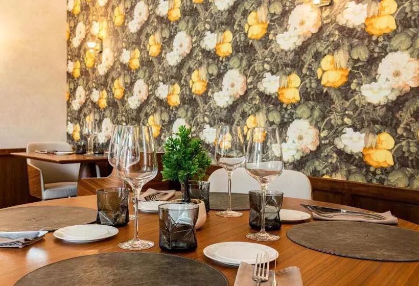 Hotelli Maison Zugno Hôtel & Spa