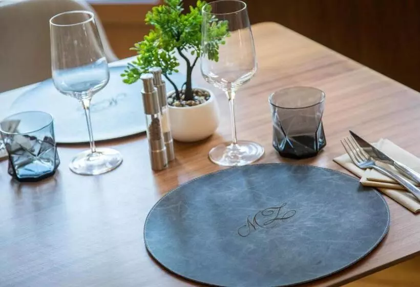 Hotelli Maison Zugno Hôtel & Spa