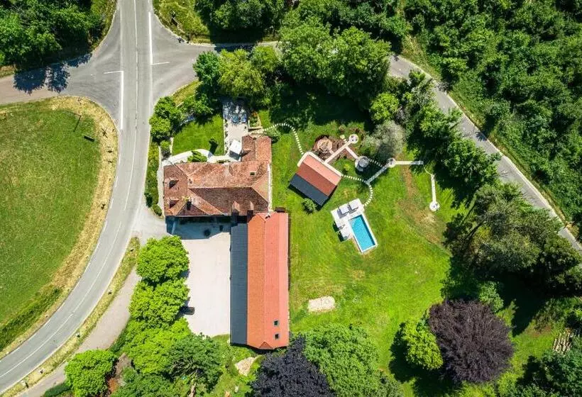 Hotelli Maison Zugno Hôtel & Spa