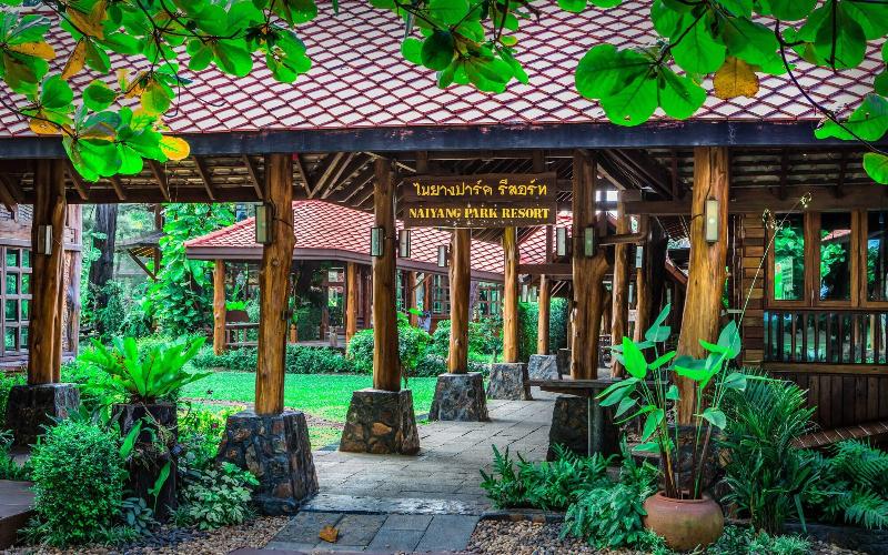 בית מלון כפרי Naiyang Park Resort   Sha Extra Plus