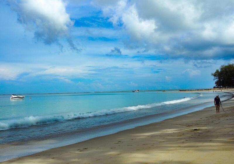 בית מלון כפרי Naiyang Park Resort   Sha Extra Plus