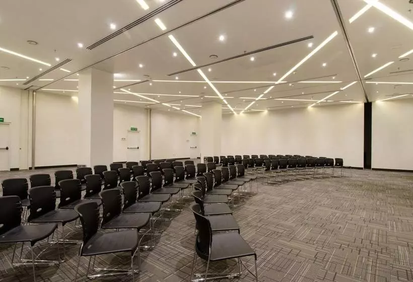 هتل Ramada Encore By Wyndham Aguascalientes