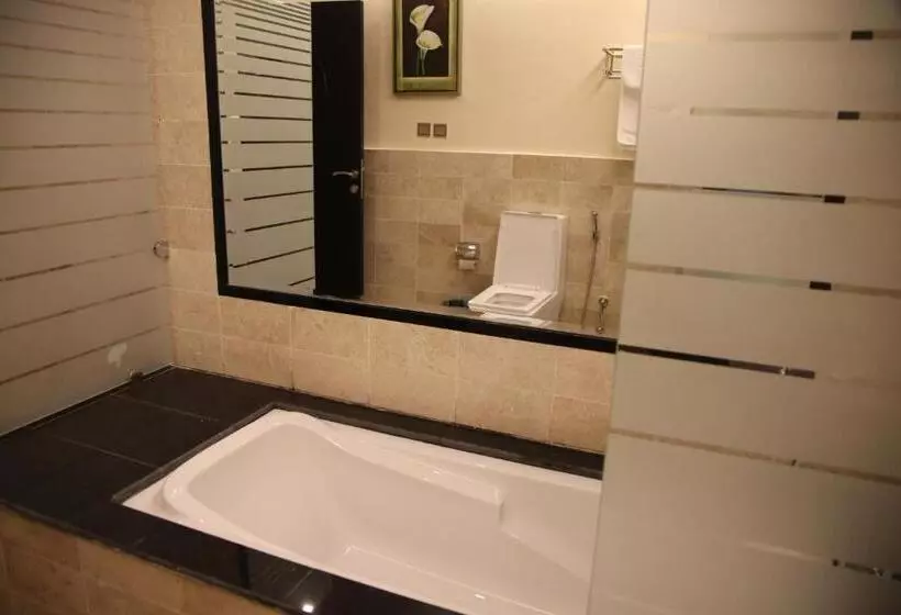 Hotelli Raoum Inn Khafji Corniche