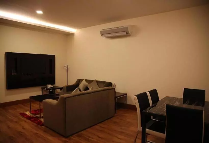 Hotelli Raoum Inn Khafji Corniche